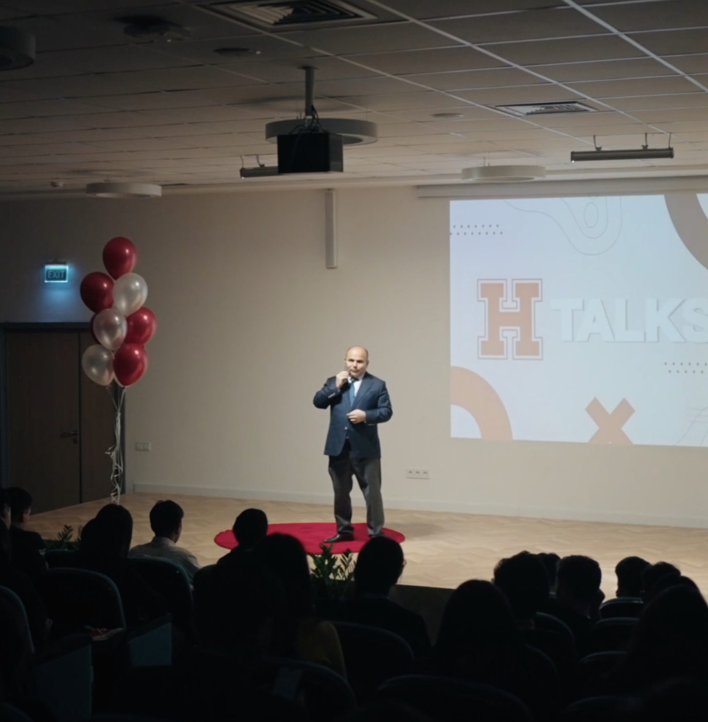 H-Talks – выступления учащихся, учителей на актуальные темы